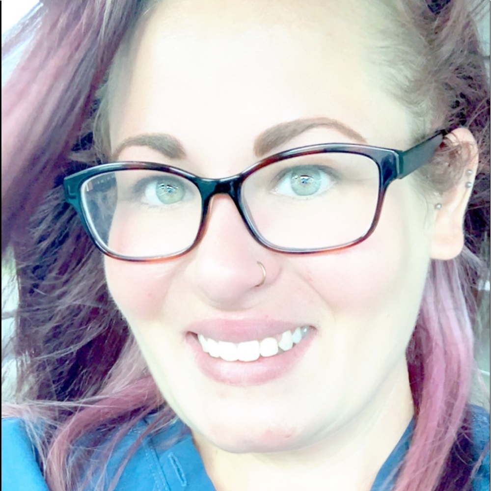 Meet your Posher, Ashley